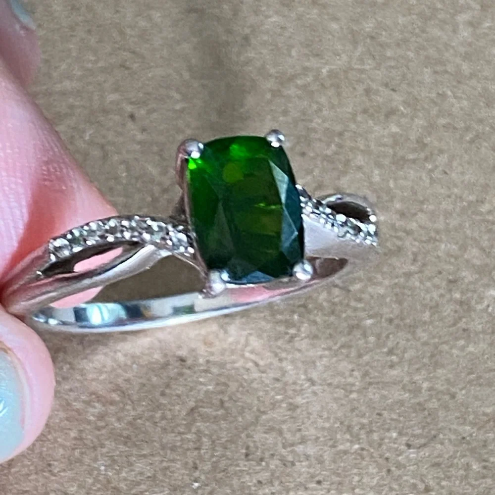 STS - Emerald Green Stone - Sterling Silver 925 Ring with Diamond Detailed band - Picture 17 of 17